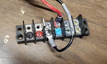 4x2 terminal block